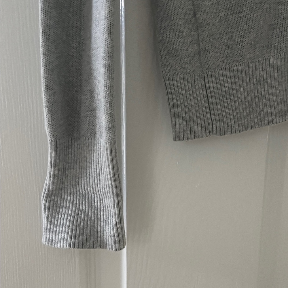 Express Women's Light Gray Crew Neck Sweater - Picture 3 of 5